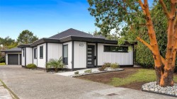 2297 Covington Pl  Saanich, BC V8N 5R1