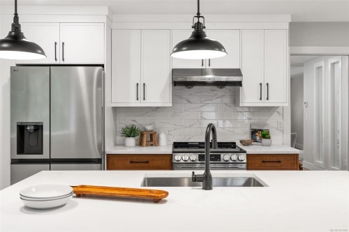 2297 Covington Pl, Saanich, BC 