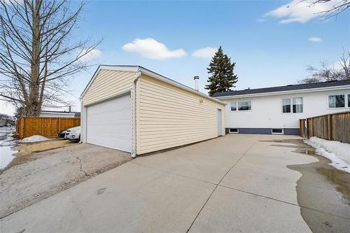 171 Houde Dr, Winnipeg, MB 