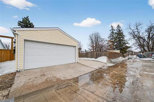 171 Houde Dr, Winnipeg, MB 