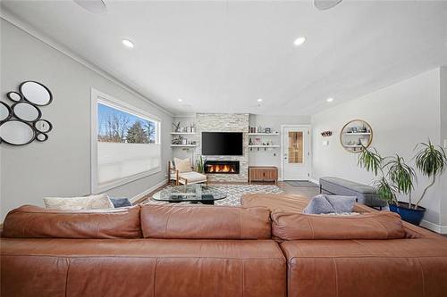 696 Ash St, Winnipeg, MB 