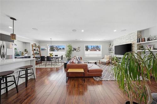 696 Ash St, Winnipeg, MB 