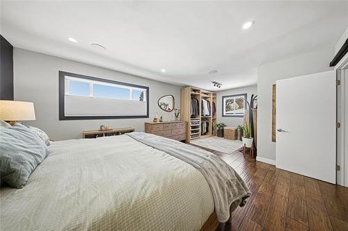 696 Ash St, Winnipeg, MB 