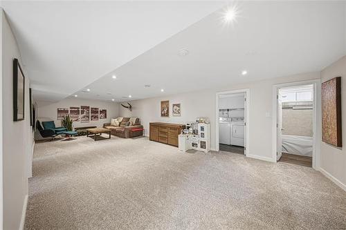 696 Ash St, Winnipeg, MB 