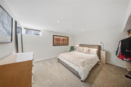 696 Ash St, Winnipeg, MB 