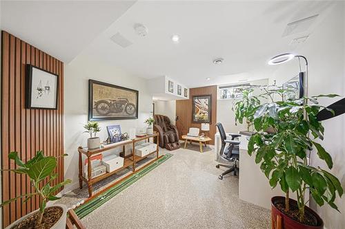 696 Ash St, Winnipeg, MB 