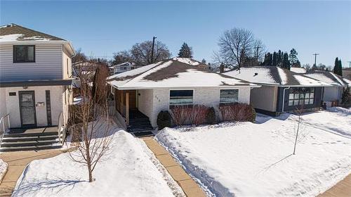 696 Ash St, Winnipeg, MB 