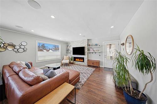 696 Ash St, Winnipeg, MB 