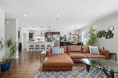 696 Ash St, Winnipeg, MB 