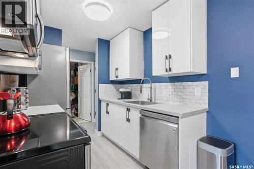 135 310 Stillwater Drive, Saskatoon, SK - Indoor Photo Showing Kitchen
