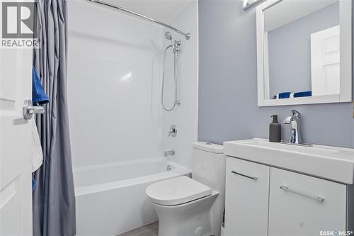 135 310 Stillwater Drive, Saskatoon, SK - Indoor Photo Showing Bathroom