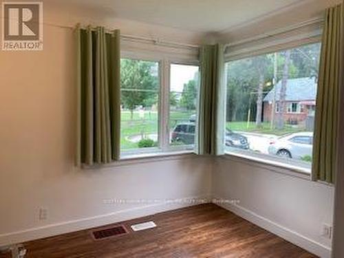 Bedroom Main Floor - 101 Merna Avenue, Hamilton, ON - Indoor Photo Showing Other Room
