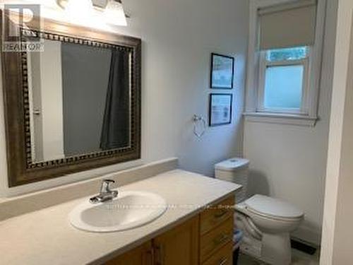 4 Pc Bath Main Floor - 101 Merna Avenue, Hamilton, ON - Indoor Photo Showing Bathroom