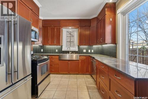 408 10Th Street E, Prince Albert, SK - Indoor Photo Showing Kitchen