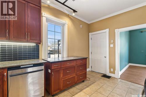 408 10Th Street E, Prince Albert, SK - Indoor Photo Showing Kitchen
