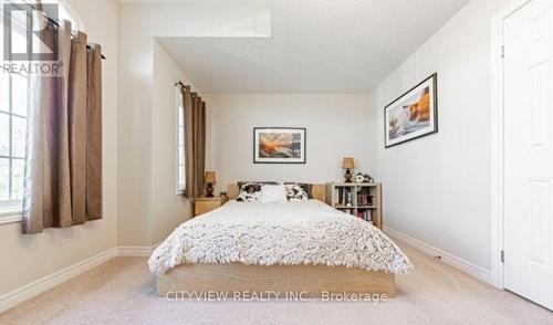 7 Woodvalley Court, Hamilton, ON - Indoor Photo Showing Bedroom