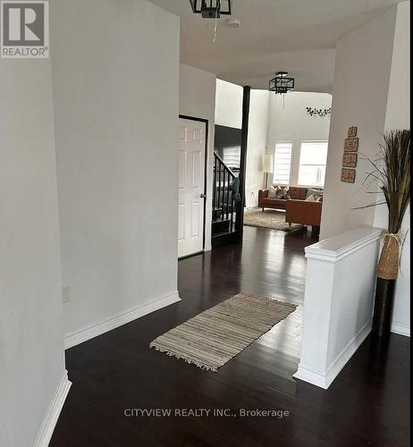 7 Woodvalley Court, Hamilton, ON - Indoor Photo Showing Other Room