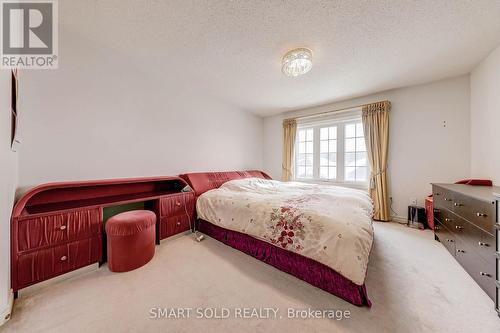 84 - 190 Harding Boulevard W, Richmond Hill, ON - Indoor Photo Showing Bedroom