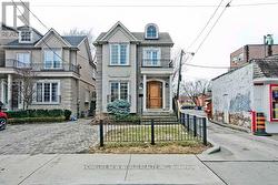 7 ROSLIN AVENUE  Toronto, ON M4N 1Y8