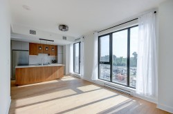 401-200 Rue Marie-Charles-Le Moyne  Longueuil (Le Vieux-Longueuil), QC J4K 8C2