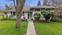 3223 Henderson Rd Oak Bay, BC V8P 5A3