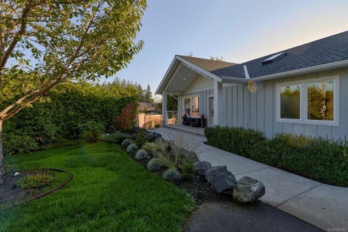 167 Bayridge Pl, Bowser, BC 