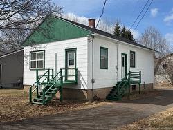 242 Maple AVE  Sussex, NB E4E 2N2