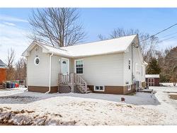 27 Bridge Street Minto, NB E4B 2W9