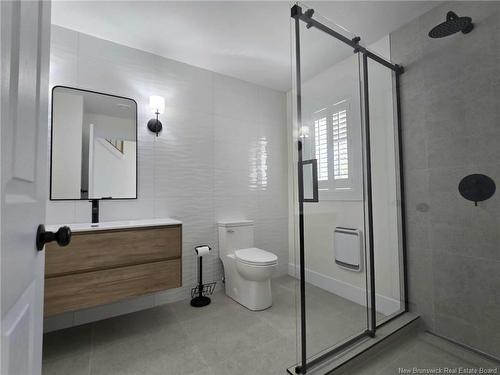 2156 Queen Elizabeth Dr, Bathurst, NB 