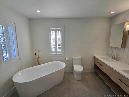 2156 Queen Elizabeth Dr, Bathurst, NB 