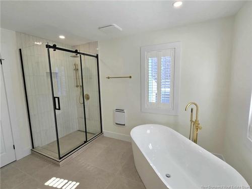 2156 Queen Elizabeth Dr, Bathurst, NB 