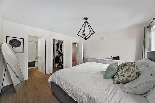 853 Headmaster Row, Winnipeg, MB 