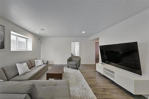 853 Headmaster Row, Winnipeg, MB 