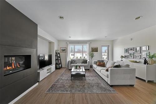 853 Headmaster Row, Winnipeg, MB 