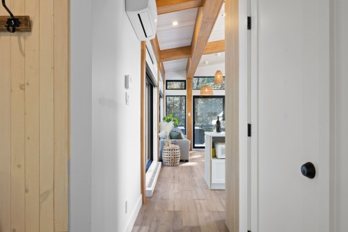 Passageway - 50 Rue Des Cougars, Saint-Côme, QC - Indoor Photo Showing Other Room