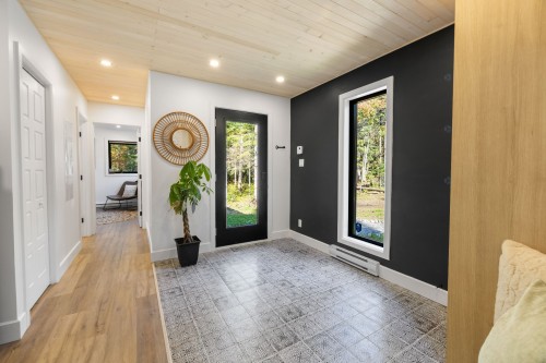 Mud Room - 50 Rue Des Cougars, Saint-Côme, QC - Indoor Photo Showing Other Room