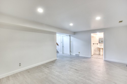 Sous-sol - 364 Rue Frontenac, Dollard-Des-Ormeaux, QC - Indoor Photo Showing Other Room