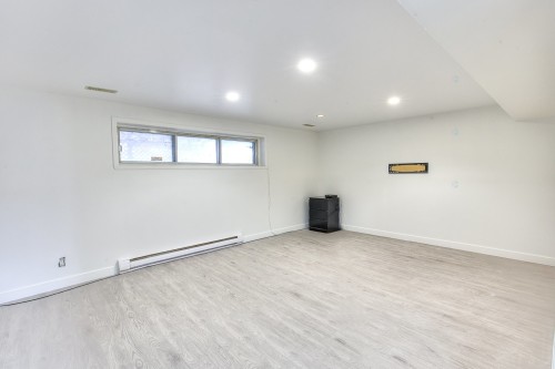 Salle familiale - 364 Rue Frontenac, Dollard-Des-Ormeaux, QC - Indoor