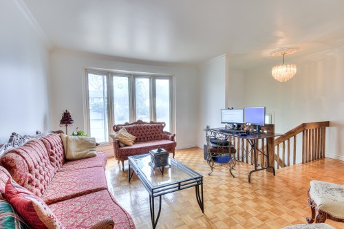Salon - 364 Rue Frontenac, Dollard-Des-Ormeaux, QC - Indoor Photo Showing Living Room