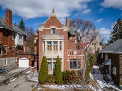 529 Av. Clarke  Westmount, QC H3Y 3E1
