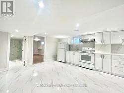 BSMT - 4 SUTHERLAND AVENUE Toronto, ON M4C 1R8