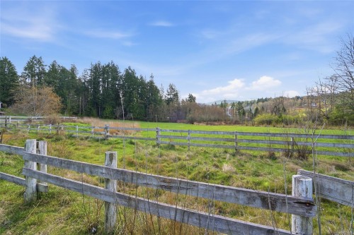 5430 Matson Rd, Ladysmith, BC 
