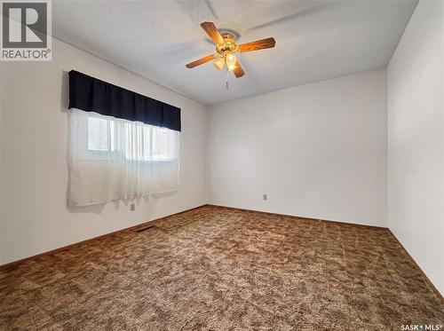 27 Walker Crescent, Saskatoon, SK - Indoor Photo Showing Other Room