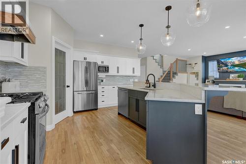 28 Emerald Creek Drive, White City, SK - Indoor Photo Showing Kitchen With Upgraded Kitchen