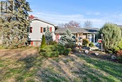 26 A (MAIN HOUSE) ETTRICK CRESCENT Ottawa, ON K2J 1G1