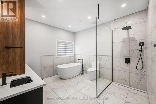 679 Broadview Avenue, Ottawa, ON - Indoor Photo Showing Bathroom
