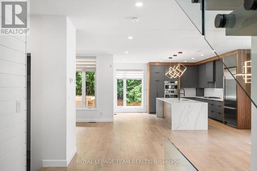 679 Broadview Avenue, Ottawa, ON - Indoor Photo Showing Kitchen