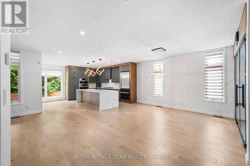 679 Broadview Avenue, Ottawa, ON - Indoor Photo Showing Kitchen