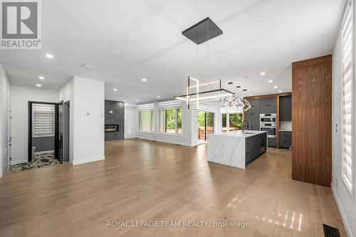 679 Broadview Avenue, Ottawa, ON - Indoor