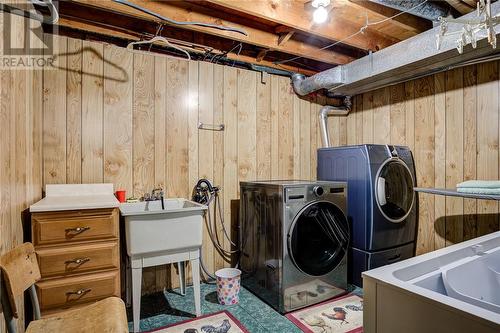 77 Third Avenue, Lively, ON - Indoor Photo Showing Laundry Room